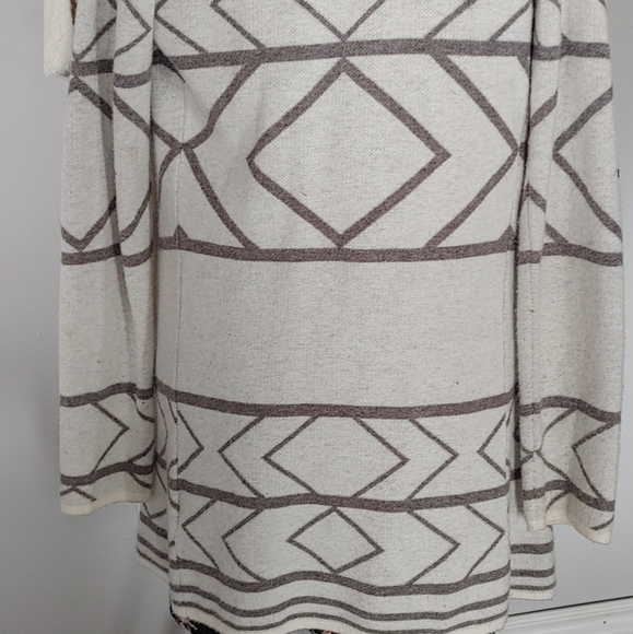 Long cardigan sweater - Picture 6 of 8